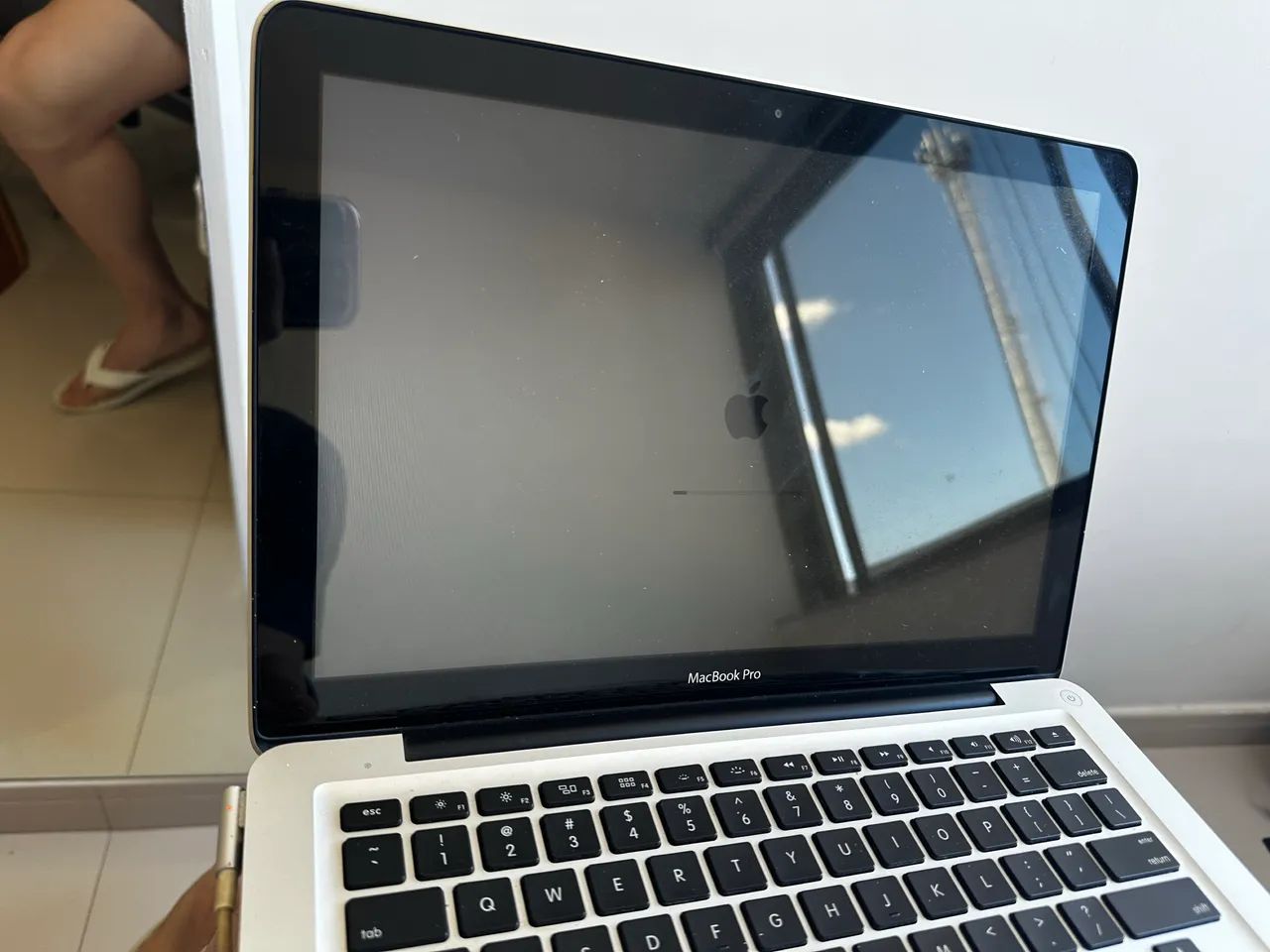 MacBook Pro SILVER 13 POLEGADAS + Capa de Proteção - Venda p/ Mudança - Foto 3
