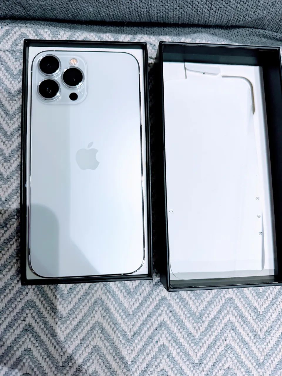 iPhone 13 Pro Max 256gb com nota fiscal - Celulares e Smartphones