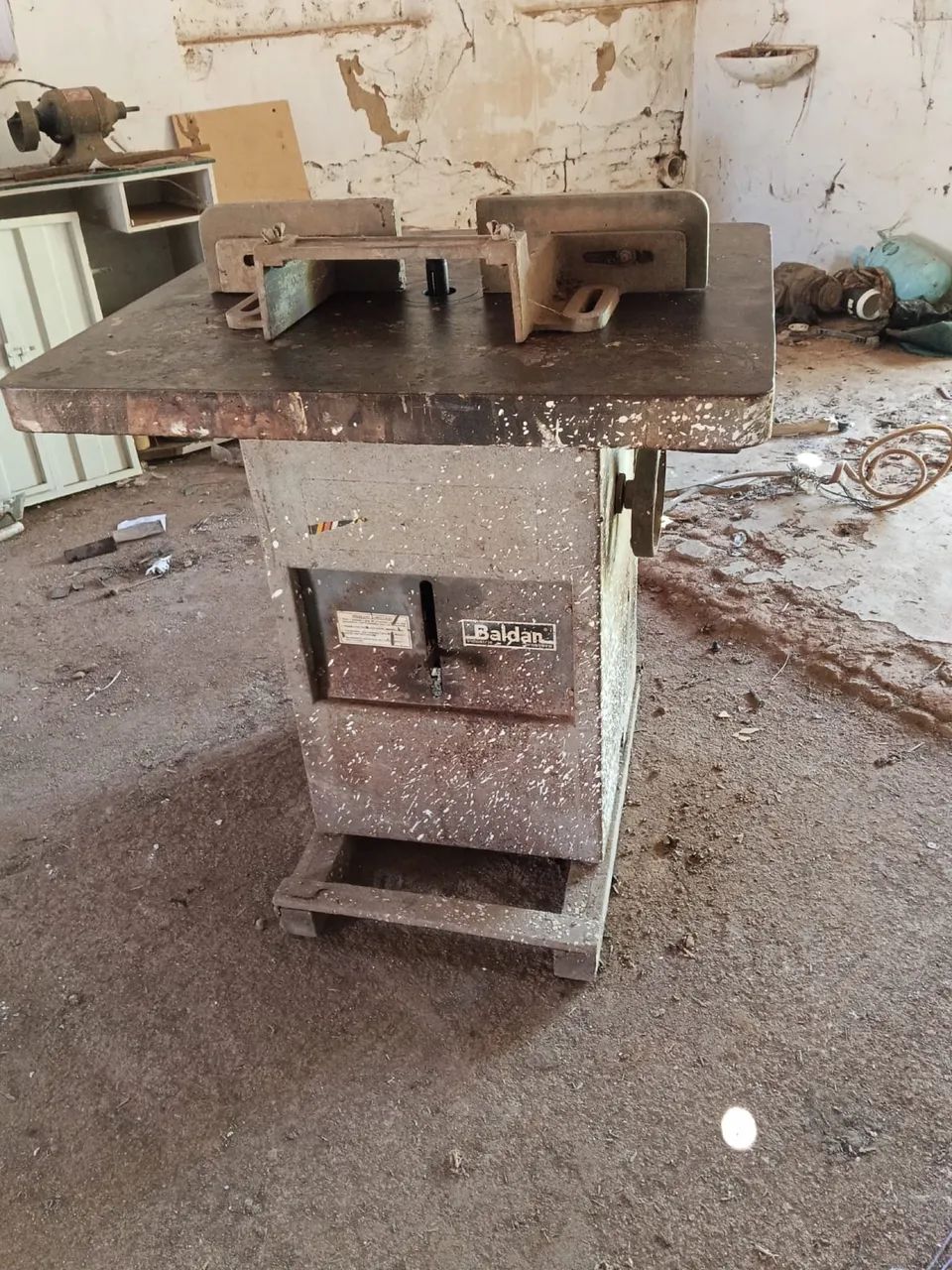 Tupia Baldan com mesa de 80x80