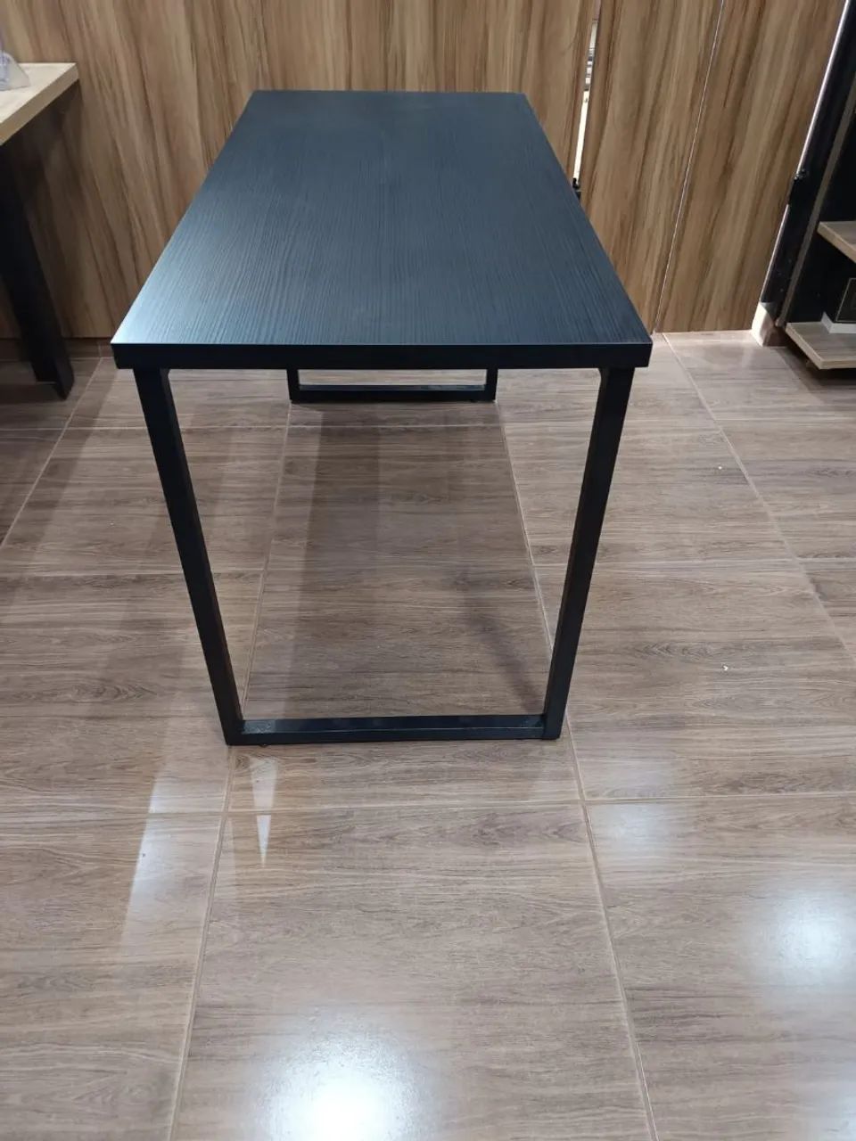 Mesa reta Preta pé industrial Nova  - Foto 2