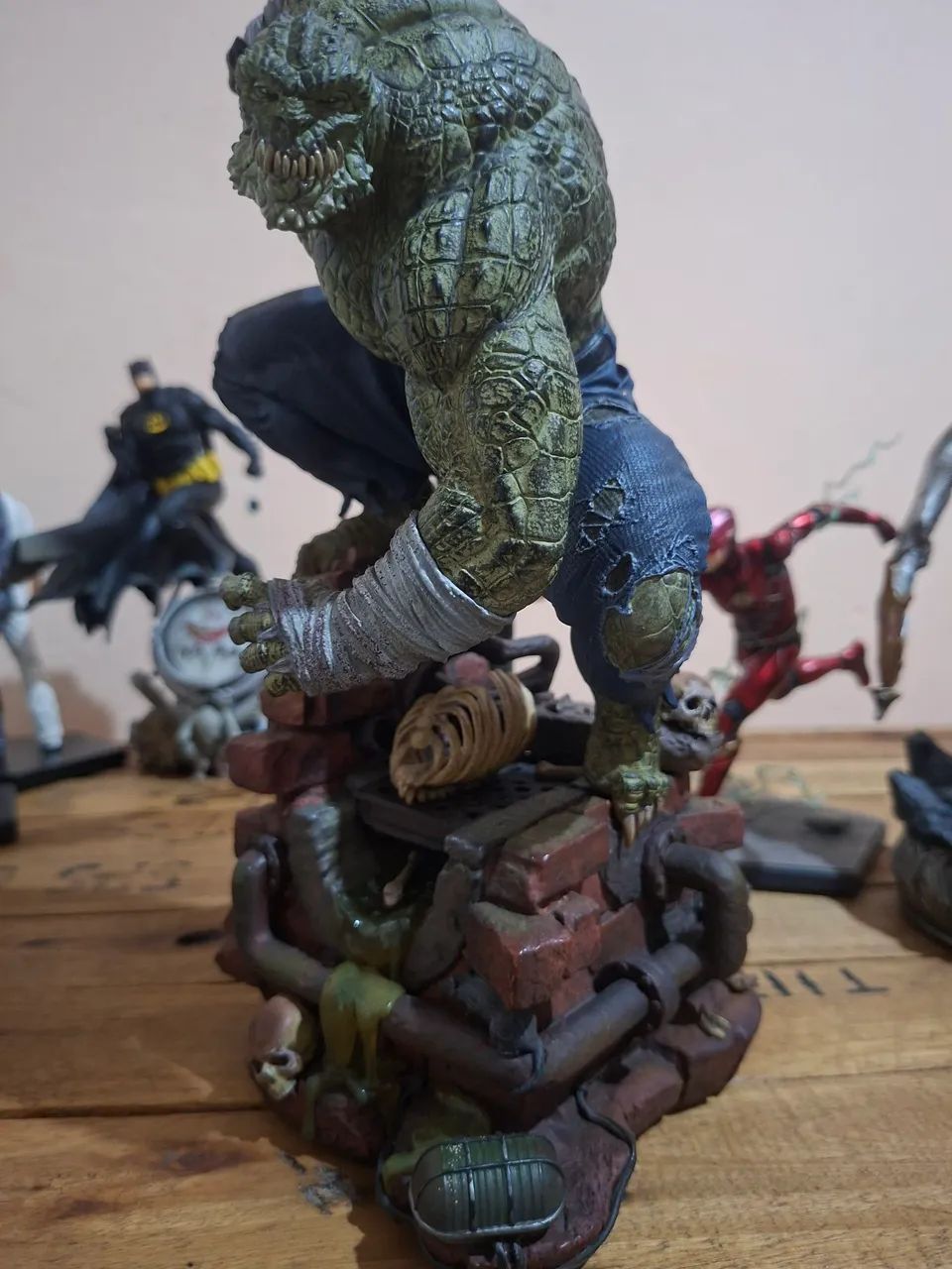 KILLER CROC Iron Studios  - Foto 2