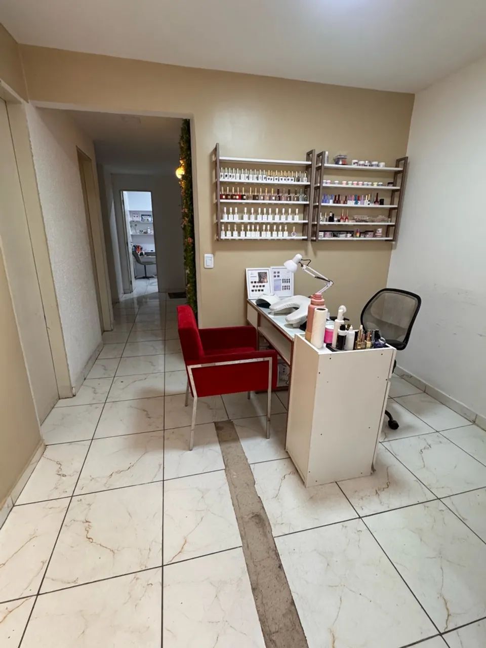 Alugo espaço e sala em salão de beleza 