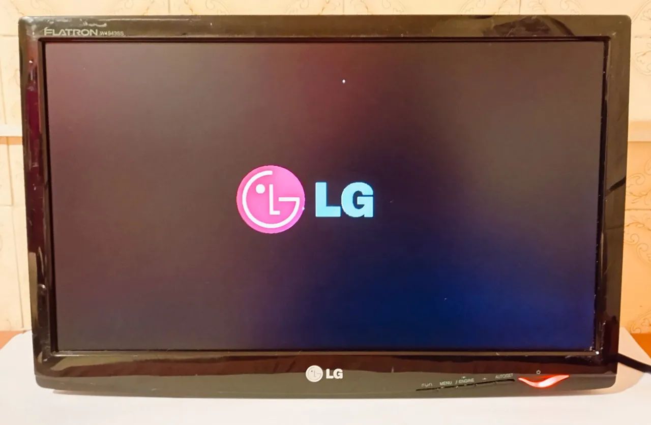 Monitor LG Flatron W2433SS 23" Polegadas P/ Computador - Usado - Foto 2