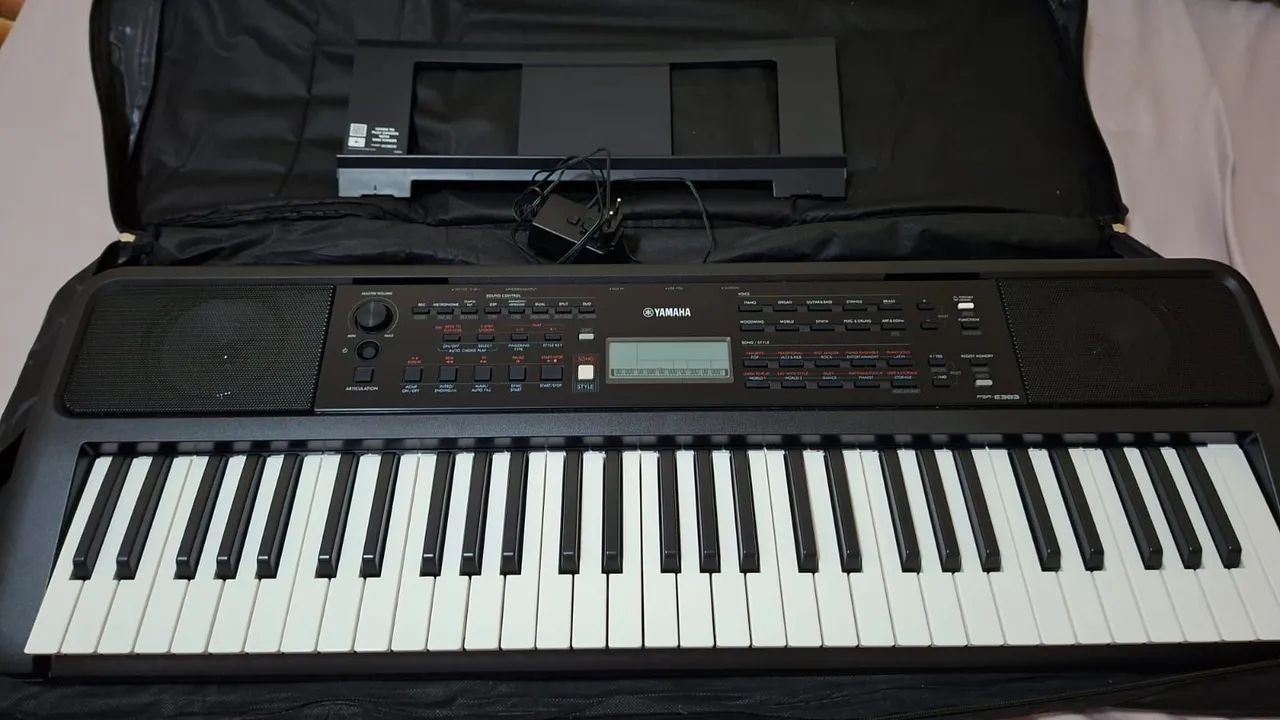 TECLADO YAMAHA PSR E383 CAPA INCLUIDA
