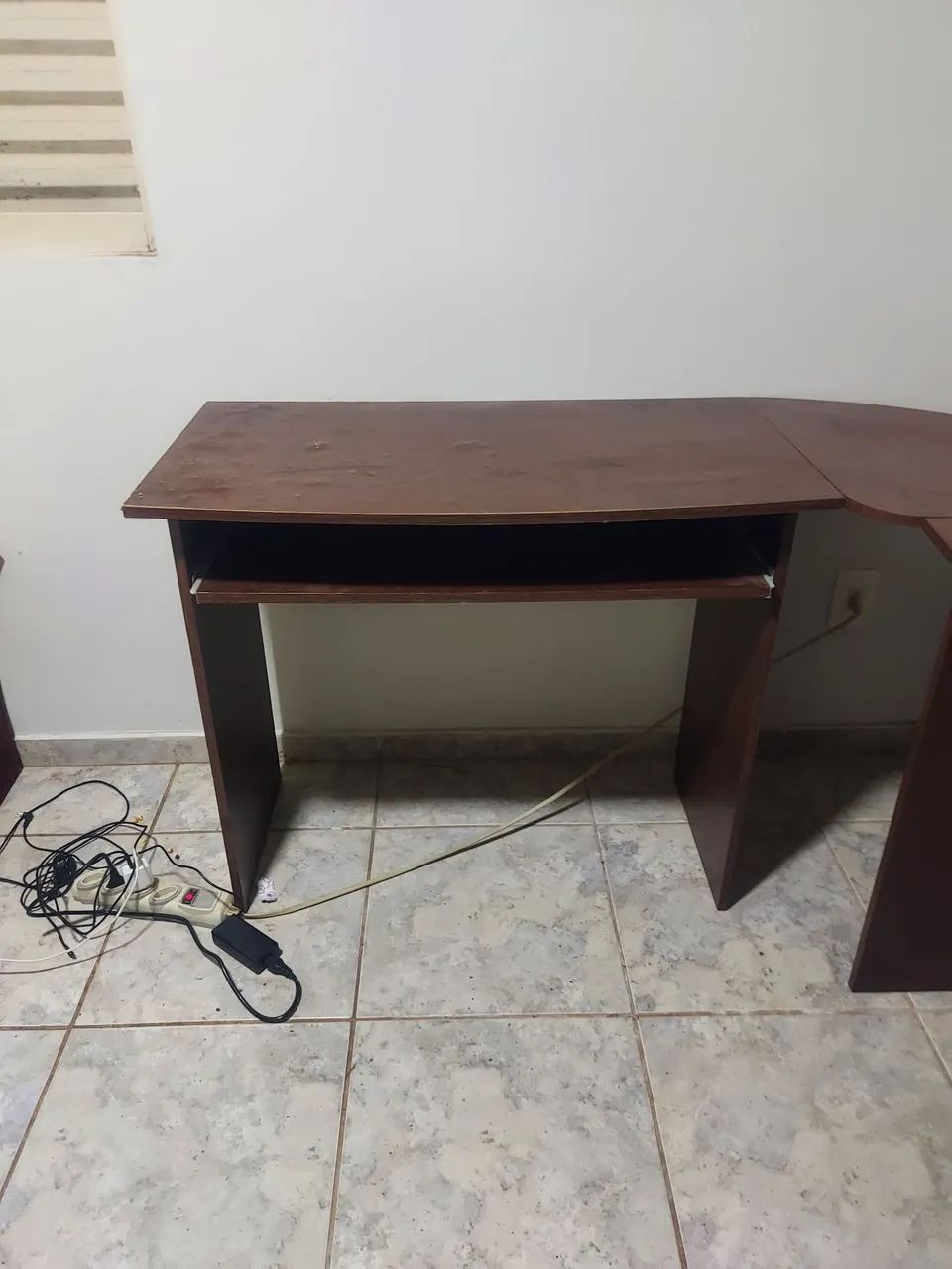Escrivaninha em Formato L