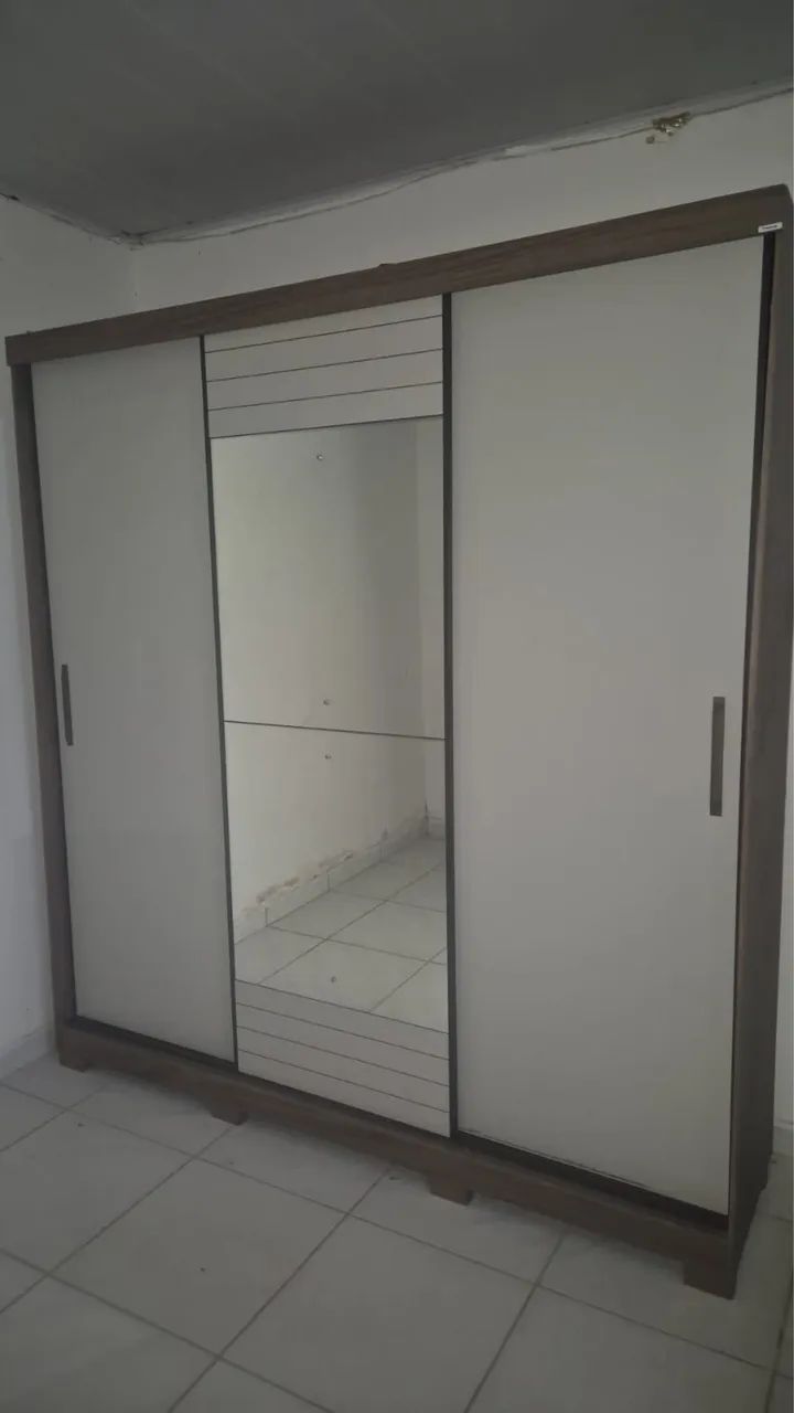 Guarda-roupa 