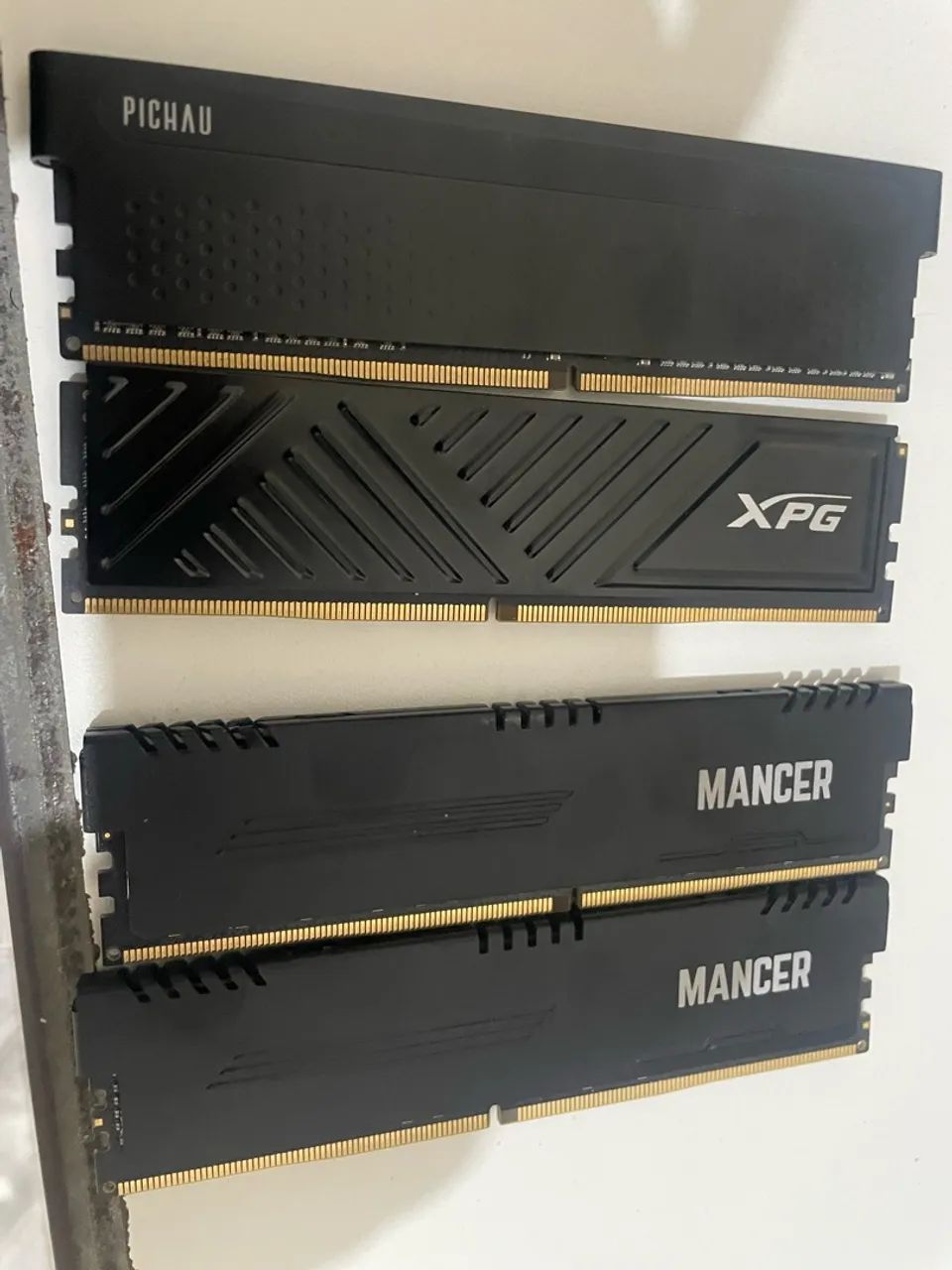 Duas Memoria ram 8 gigas cada
