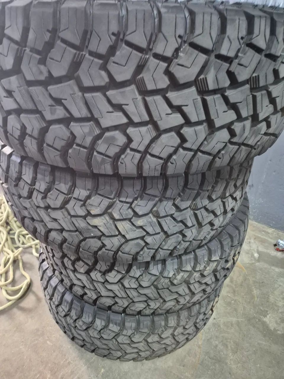 PNEU TERRA TAMER AT-X LT275/65 R18 - Outros itens para agro e