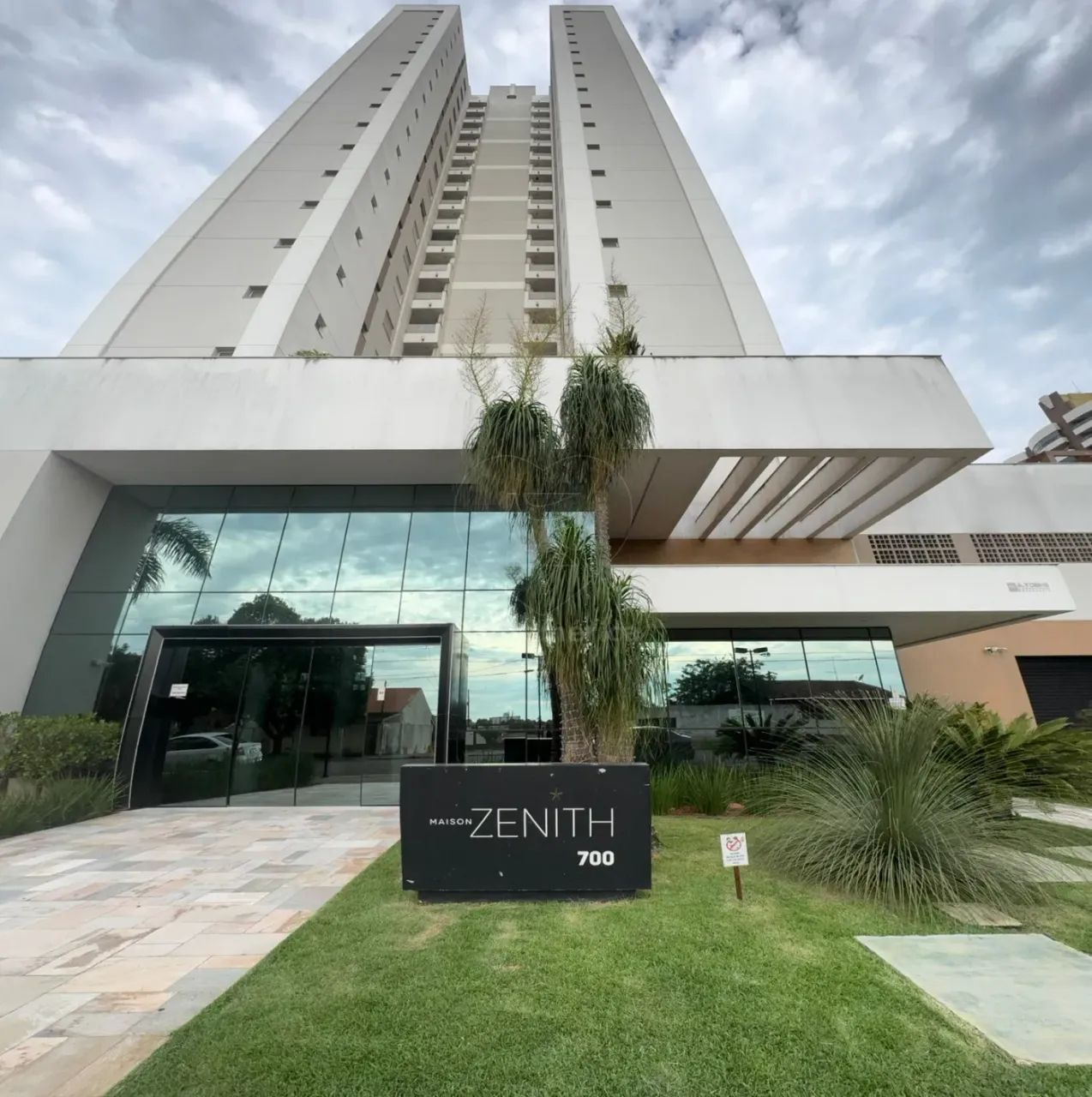 Apartamento à Venda e para Locação com 3 Quartos no Edifício Maison Zenith na Região Oeste