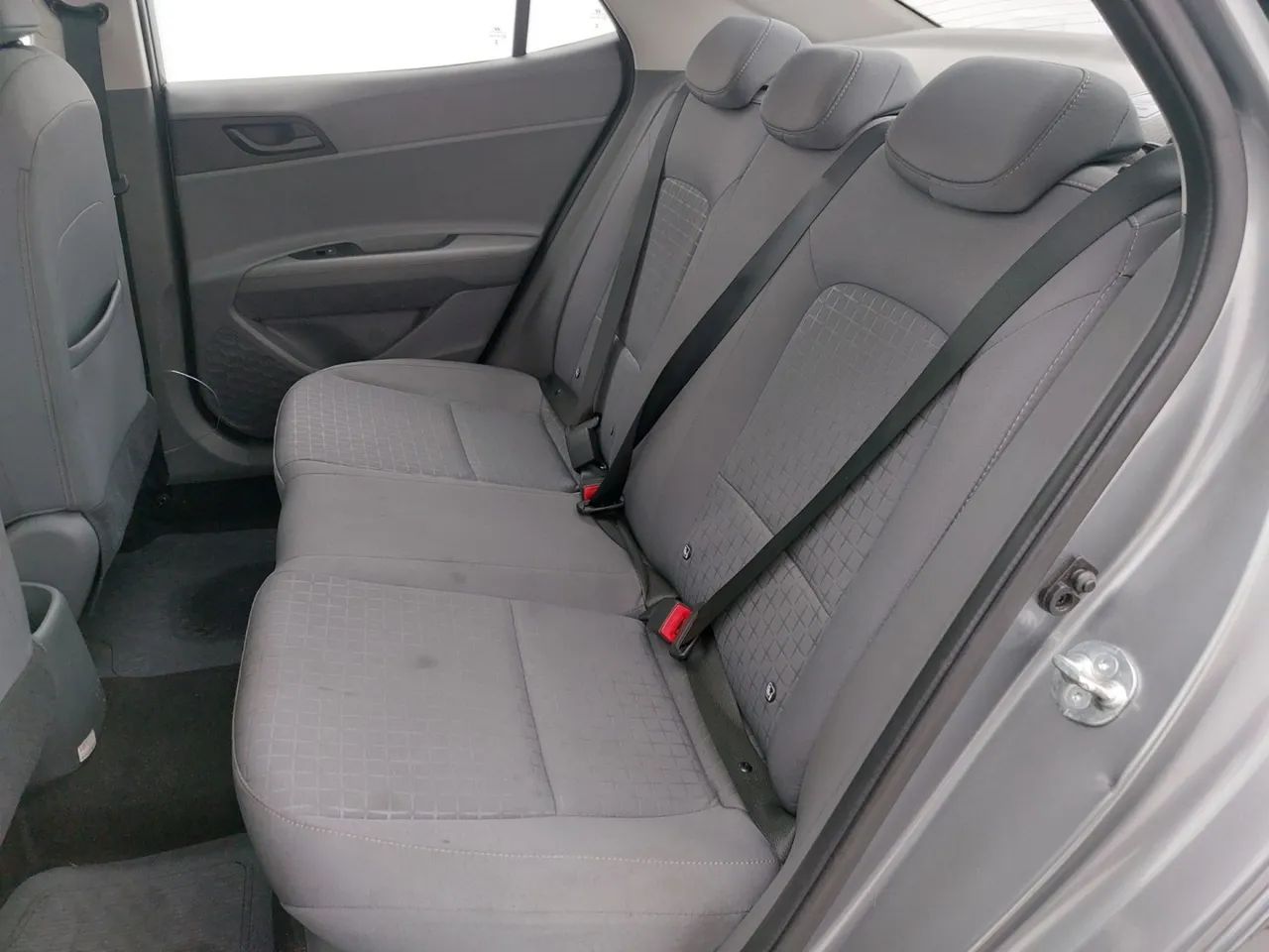 Hyundai HB20S Comfort Plus 1.0 TB Flex 12V Aut, foto 17 de 18