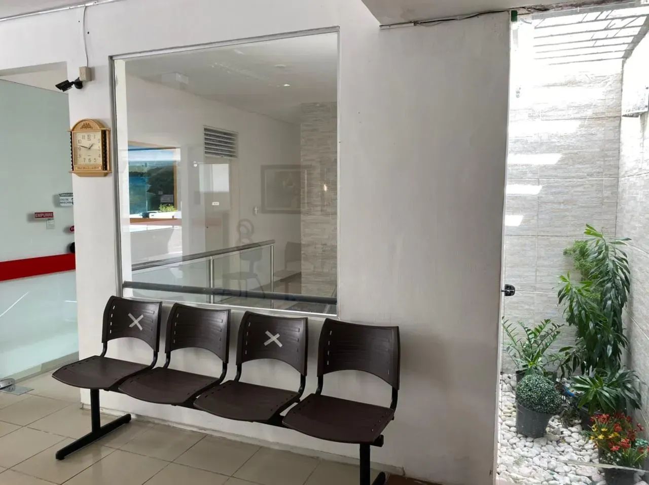 Vendo AMPLO prédio comercial Miramar com 668m2, 3 andares e 14 salas! - Foto 5