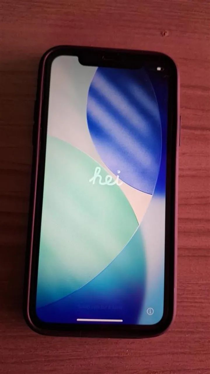 Vendo IPhone 11 vermelho 128GB - Foto 2