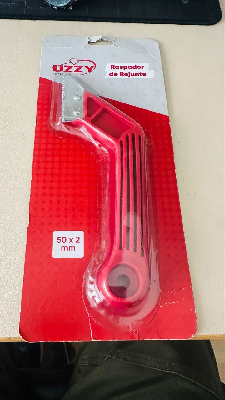 Grout Scraper441140147839969281