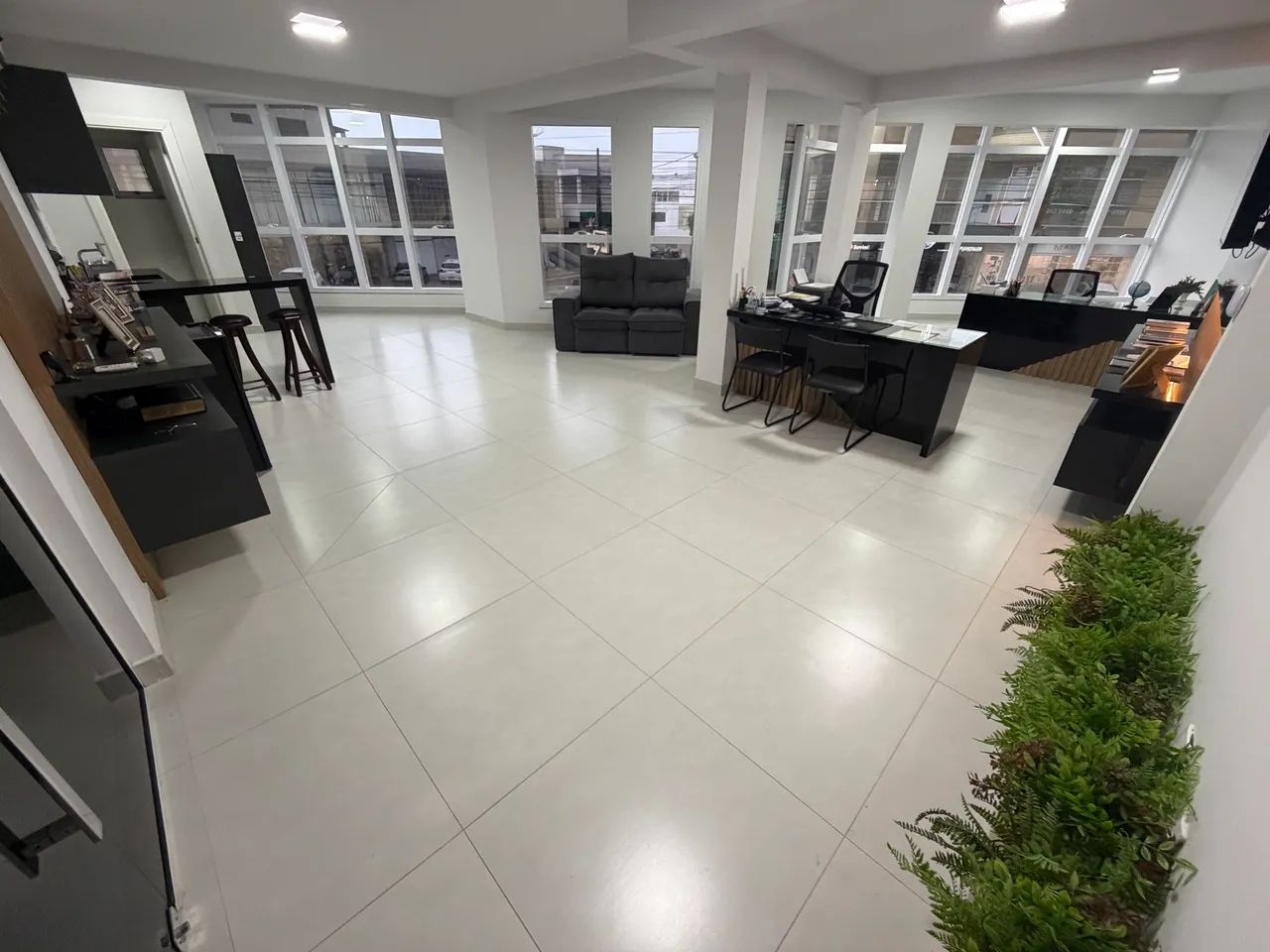 Sala comercial no centro de Tijucas SC para locação! - Foto 5