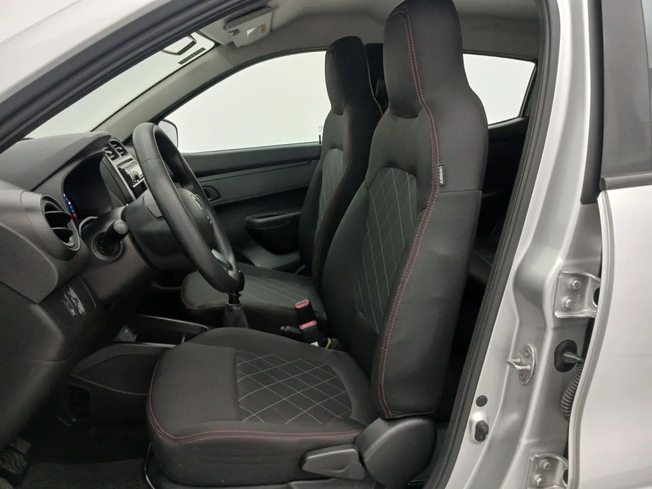 Renault Kwid 1.0 Zen, foto 16 de 18