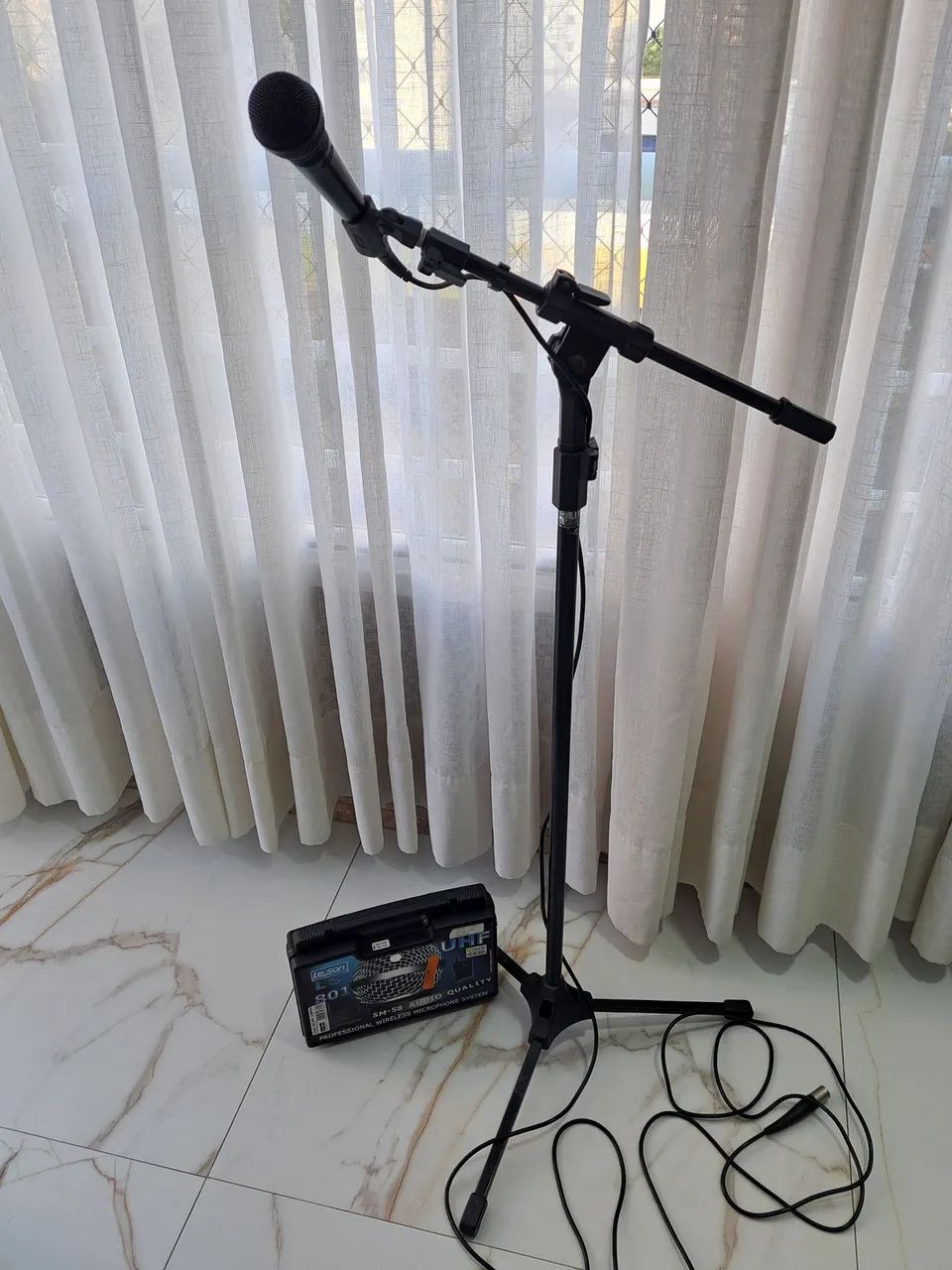 Microfone Le Son L S 801com pedestal. 