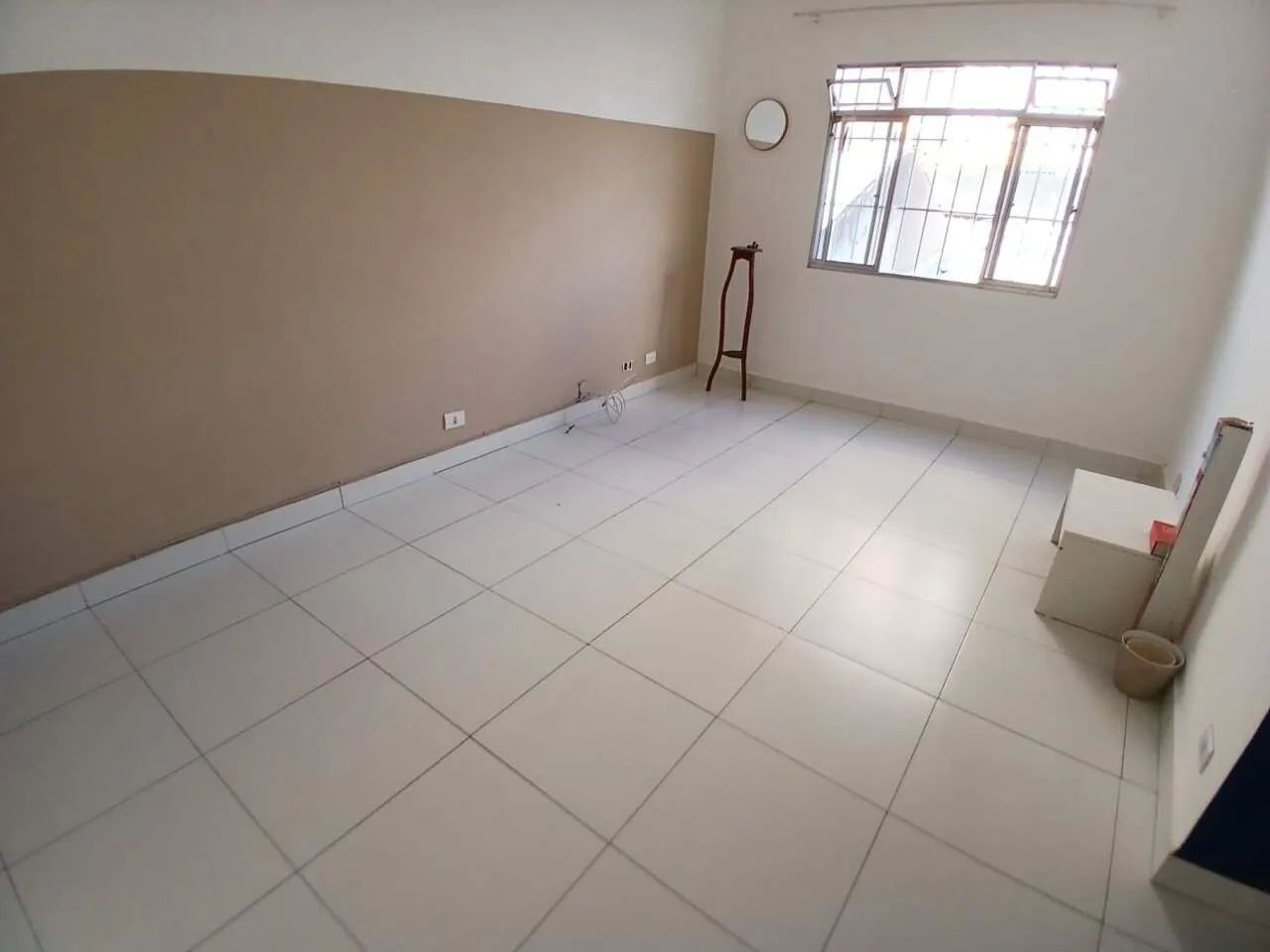 Ótima localização, com 3 dormitórios e dependência de empregada - Foto 3