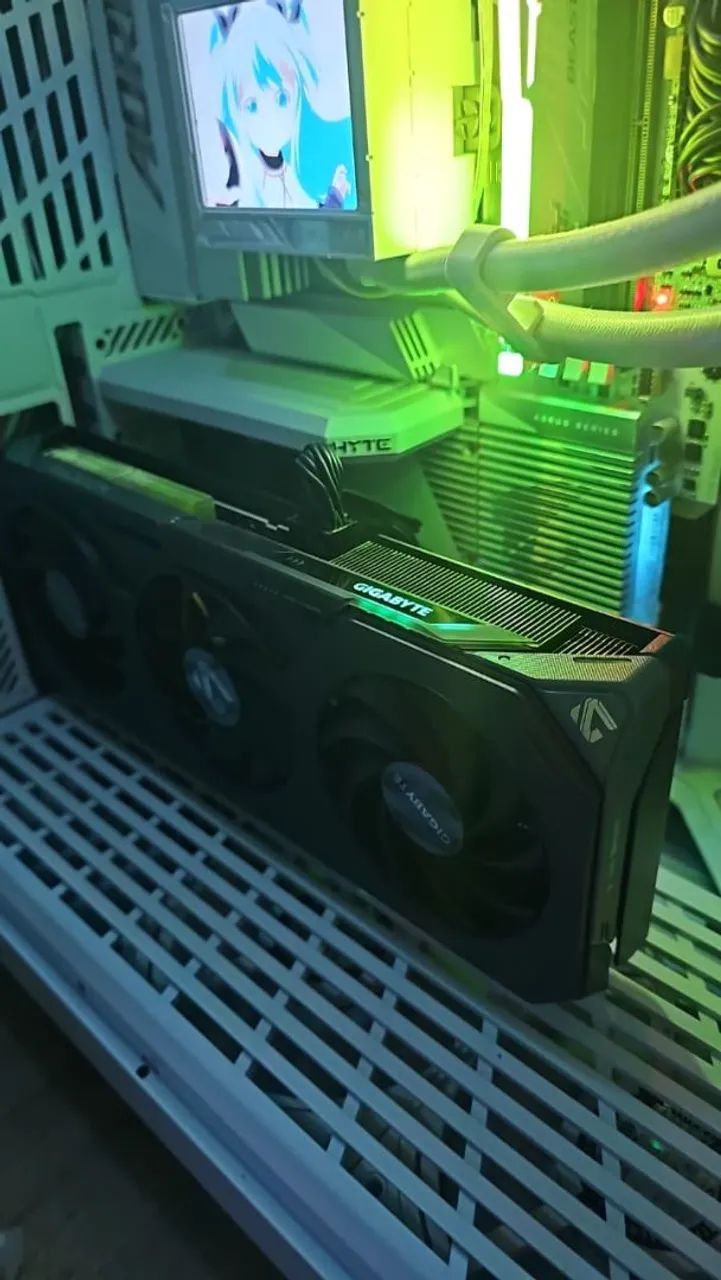 RX 9060XT 16GB GIGABYTE