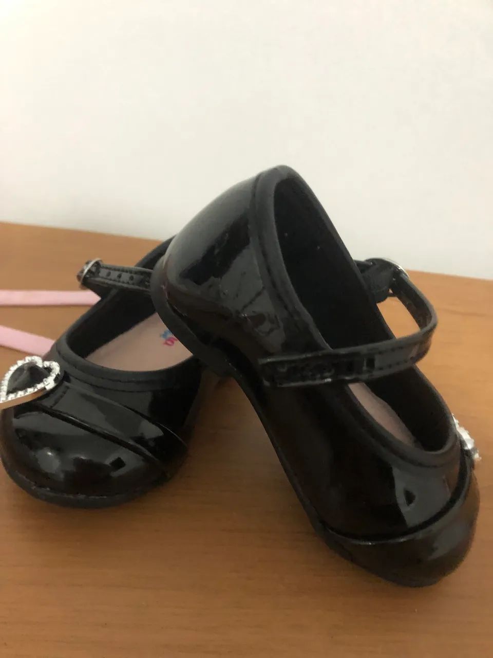 Sapatilha de bebê preta/branca