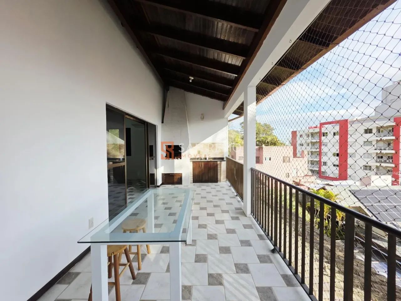 Centro | Casa 6 quartos, sendo 1 suite