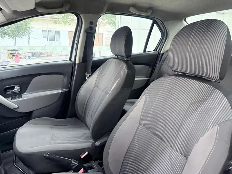 Renault Logan Expression Hi-flex 1.6 8V 4P 2014 - Foto 3