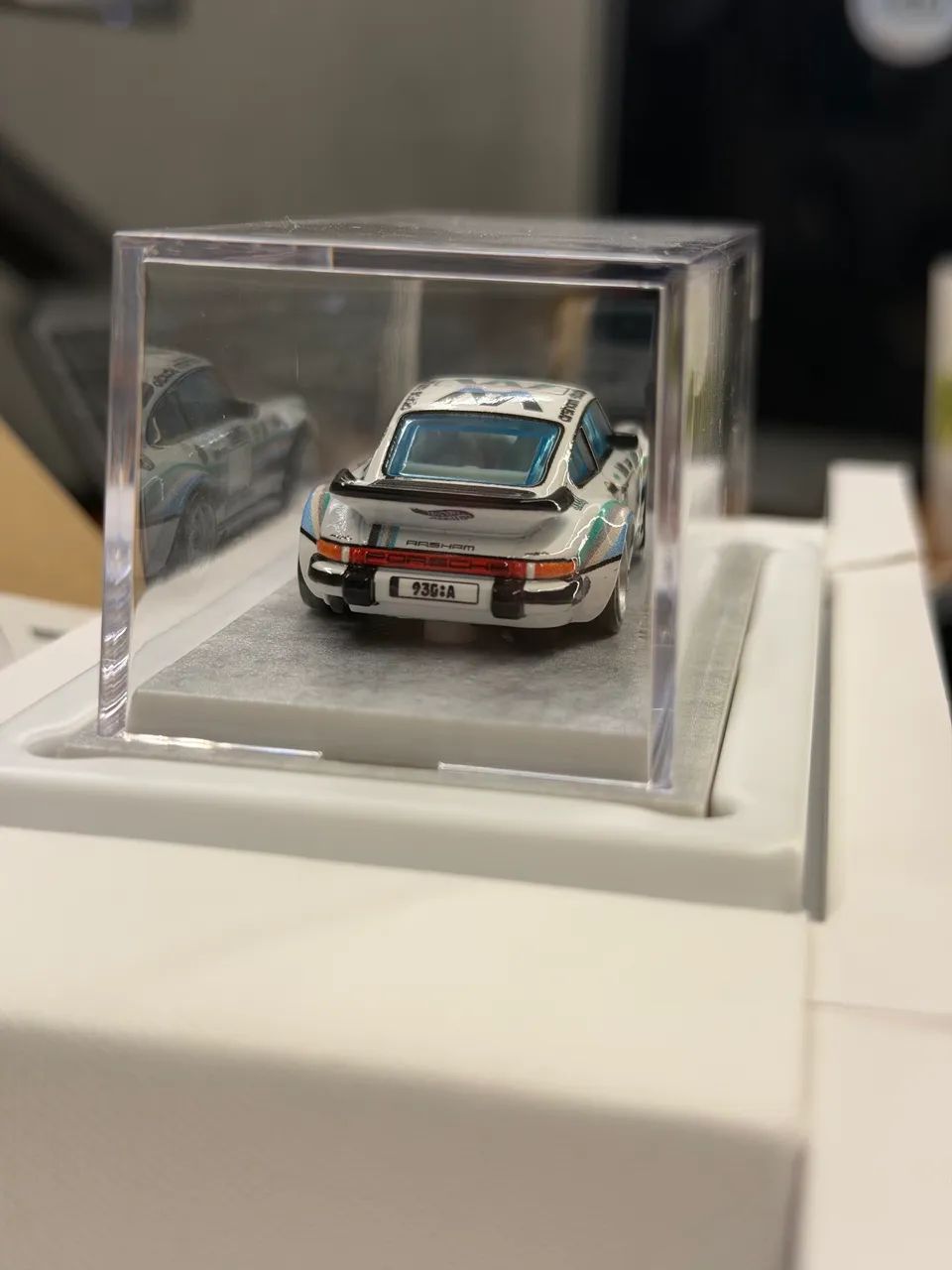 Hot Wheels X Daniel Arsham Livery Porsche 930A - Foto 4