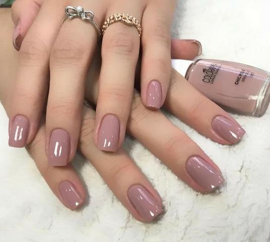 Contrata-se manicure material do salão 50% comissão