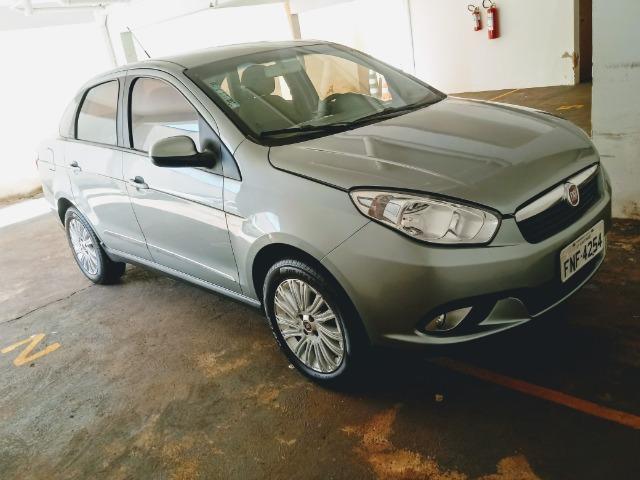Grand Siena 1.6 Essence 2014/2014 - Muito Novo