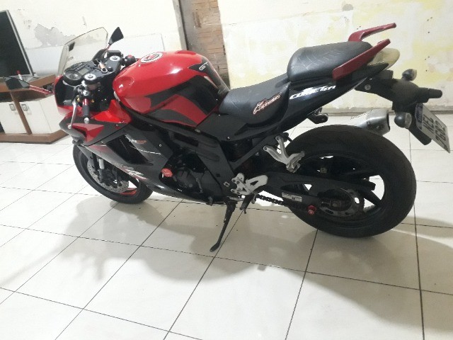 MOTO GT 650