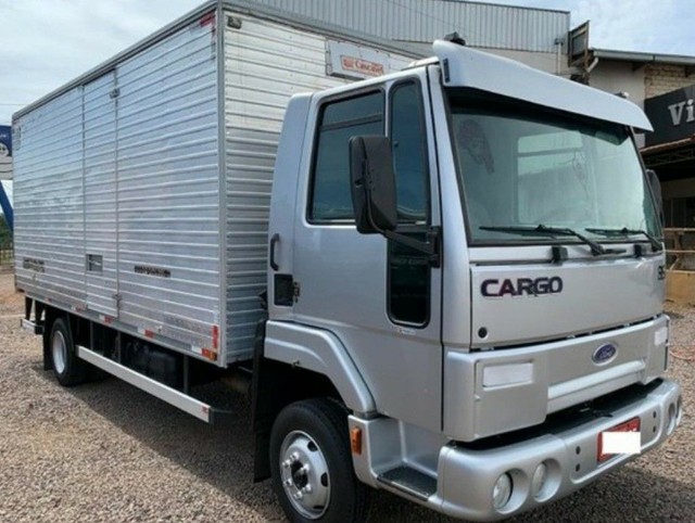 CAMINHÃO FORD CARGO 815 BAÚ 2010  PARCELAMOS 