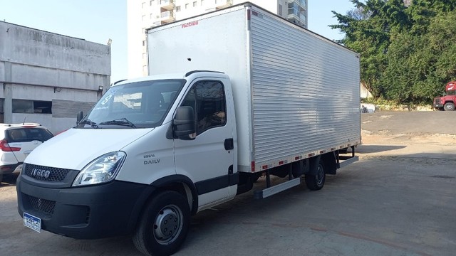 IVECO 35S 14 ANO 2018 + KM 66.000 +BAU 5:50 METROS + AR CONDICIONADO