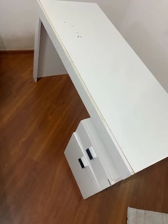 Escrivaninha branca com 1 gaveta e 1 porta - Foto 3