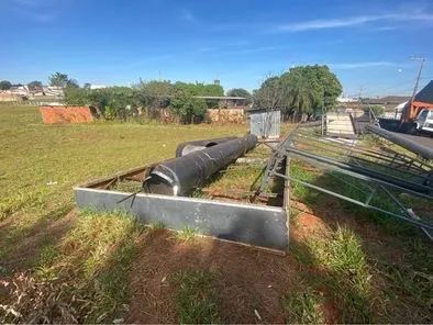 Poste para Luminoso De 7 Metros E Parte De Cima 6x3 Metros - Foto 3