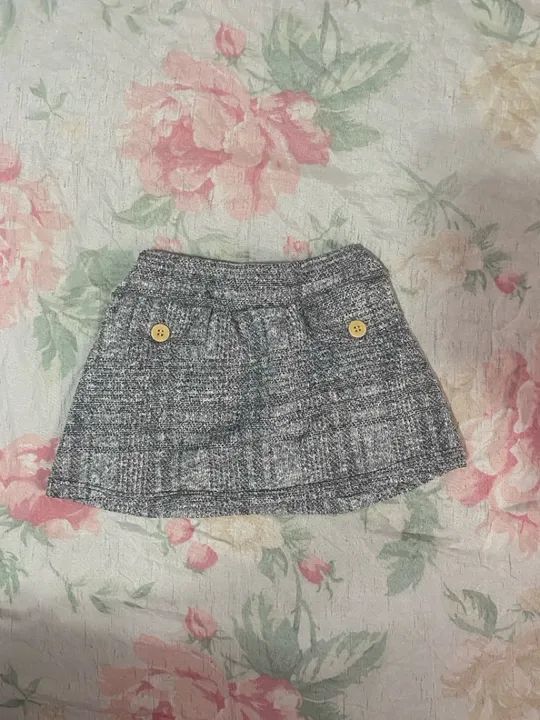 Conjunto Blusa e Saia para Menina - Foto 2