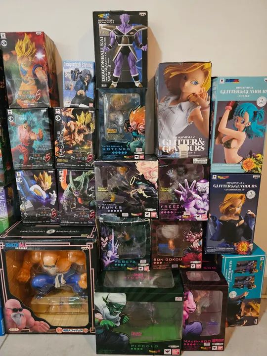 Diversas estatuas  - action figures - Foto 4