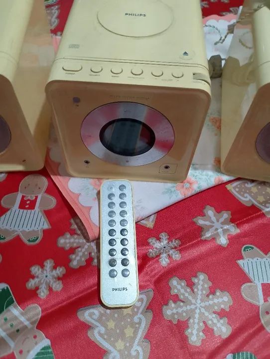 Aparelho de CD semi novo. 220  V