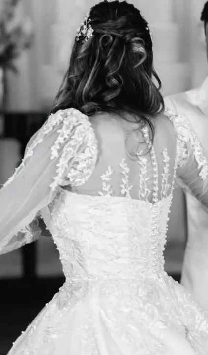 Vestido de Noiva Bordado com Pérolas - Foto 4