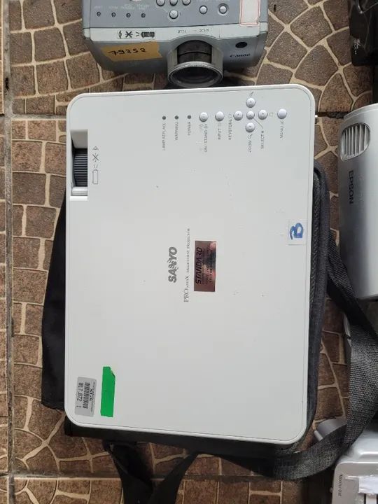 Lote com projetores no estado (somente venda - leia a descrição) - Foto 3