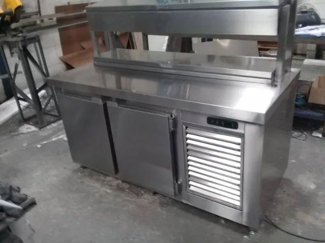 Balcão de Encosto Refrigerado sob medida