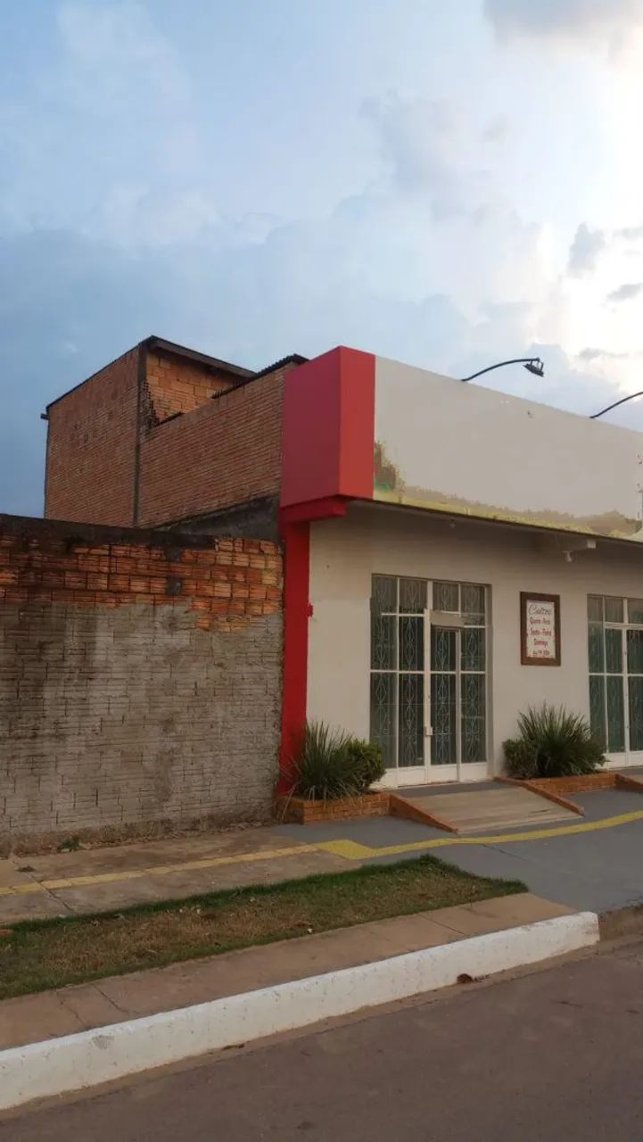 Vendo Salão comercial com casa no fundo Jd. Conquista. - Foto 2