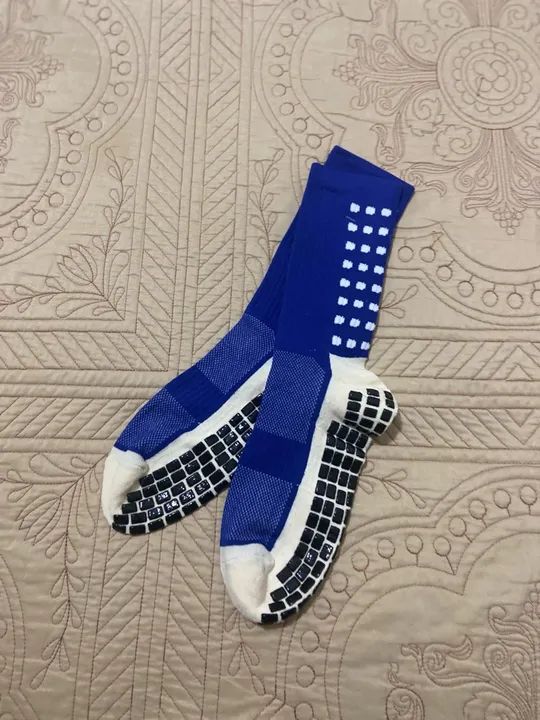 Meias esportivas com grip + caneleira Nike pro - antiderrapantes