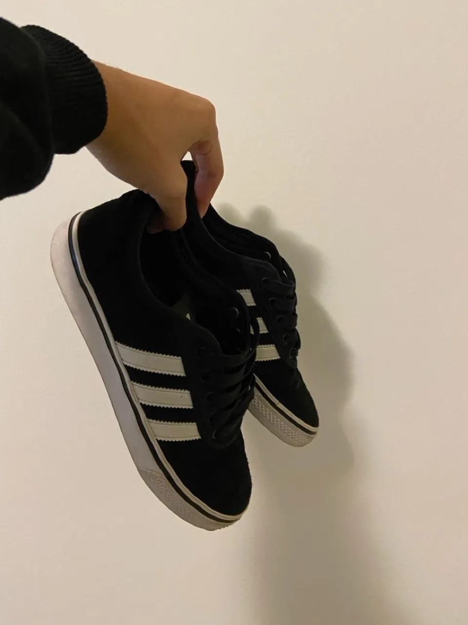 Tênis Adidas Adiease