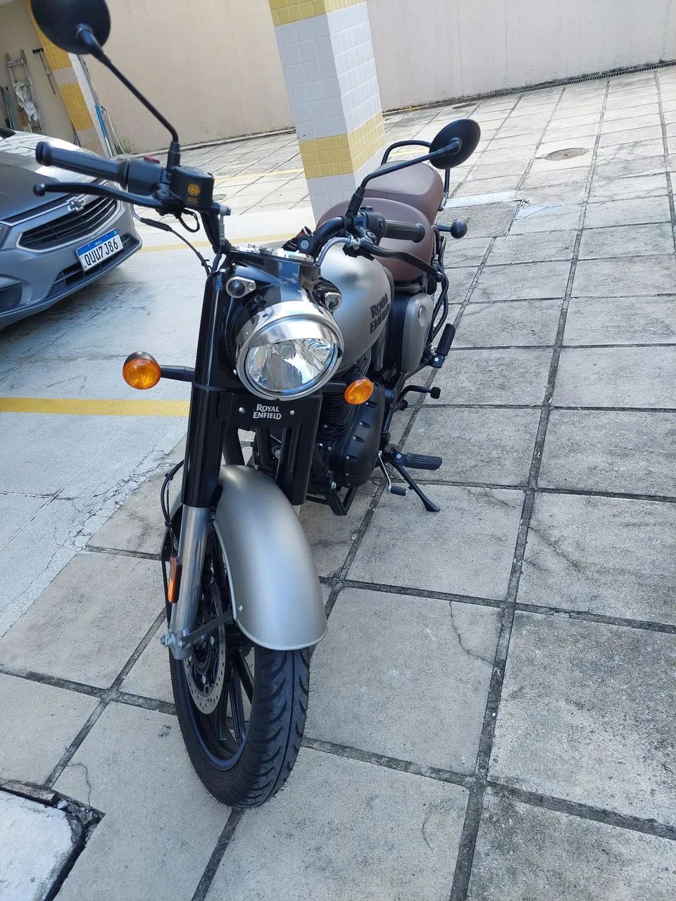 Royal Enfield Classic 350 - Dark Gunmetal Grey - Foto 3