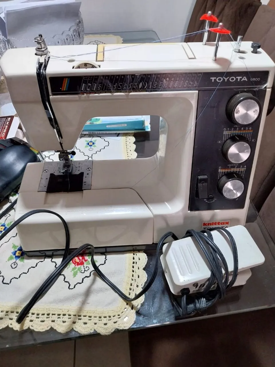 Máquina de Costura Toyota 9800