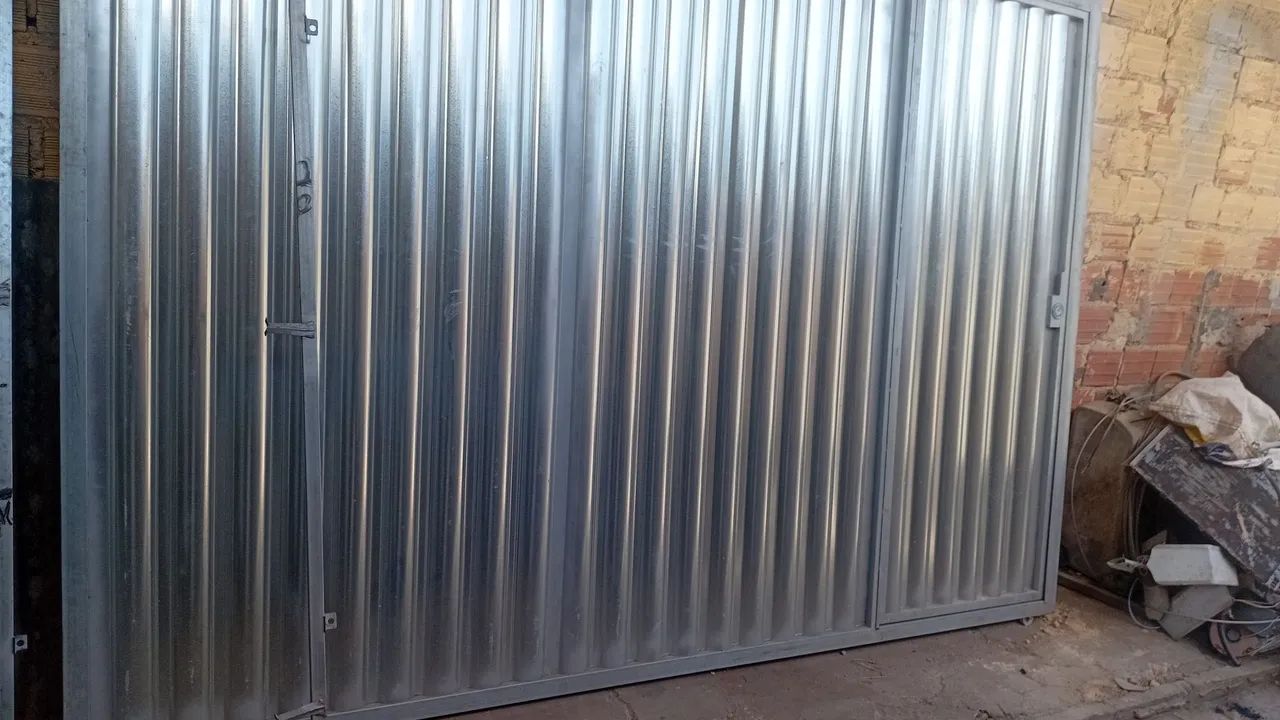 Portão de aço galvanizado na chapa 20 por 1.700