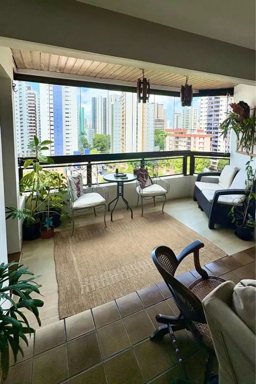 Apartamento Nascente com Vista Definida na Tamarineira | andar alto | varanda | melhor loc