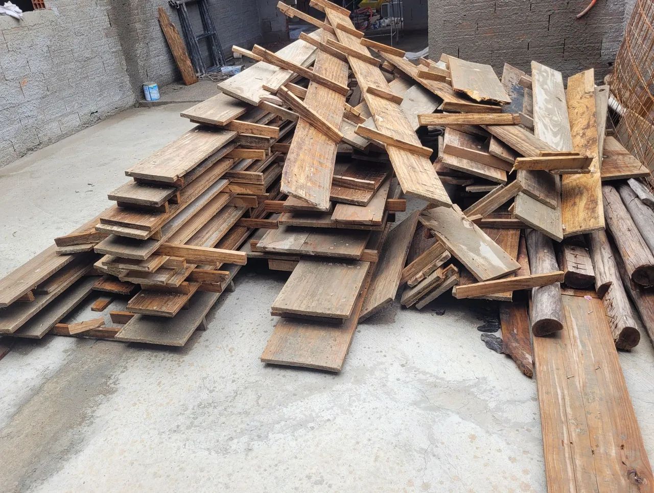 Tábuas e pontaletes 64341590248451123