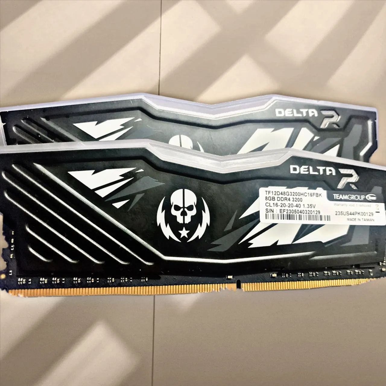 2 Memória RAM TEAMGROUP DELTA 8GB DDR4 3200MHz