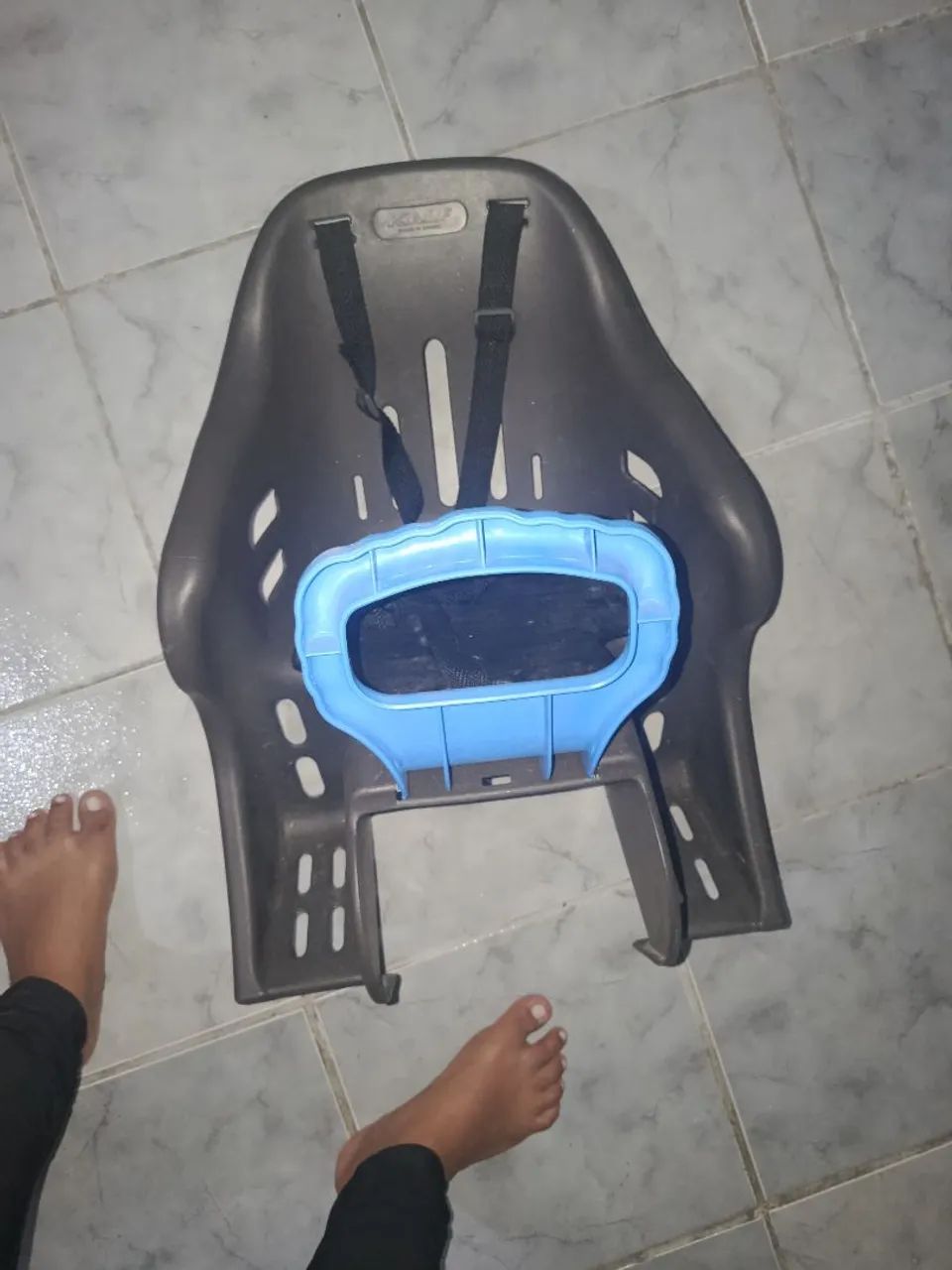 Duas cadeira traseira, cada uma 100,0064299093529985121