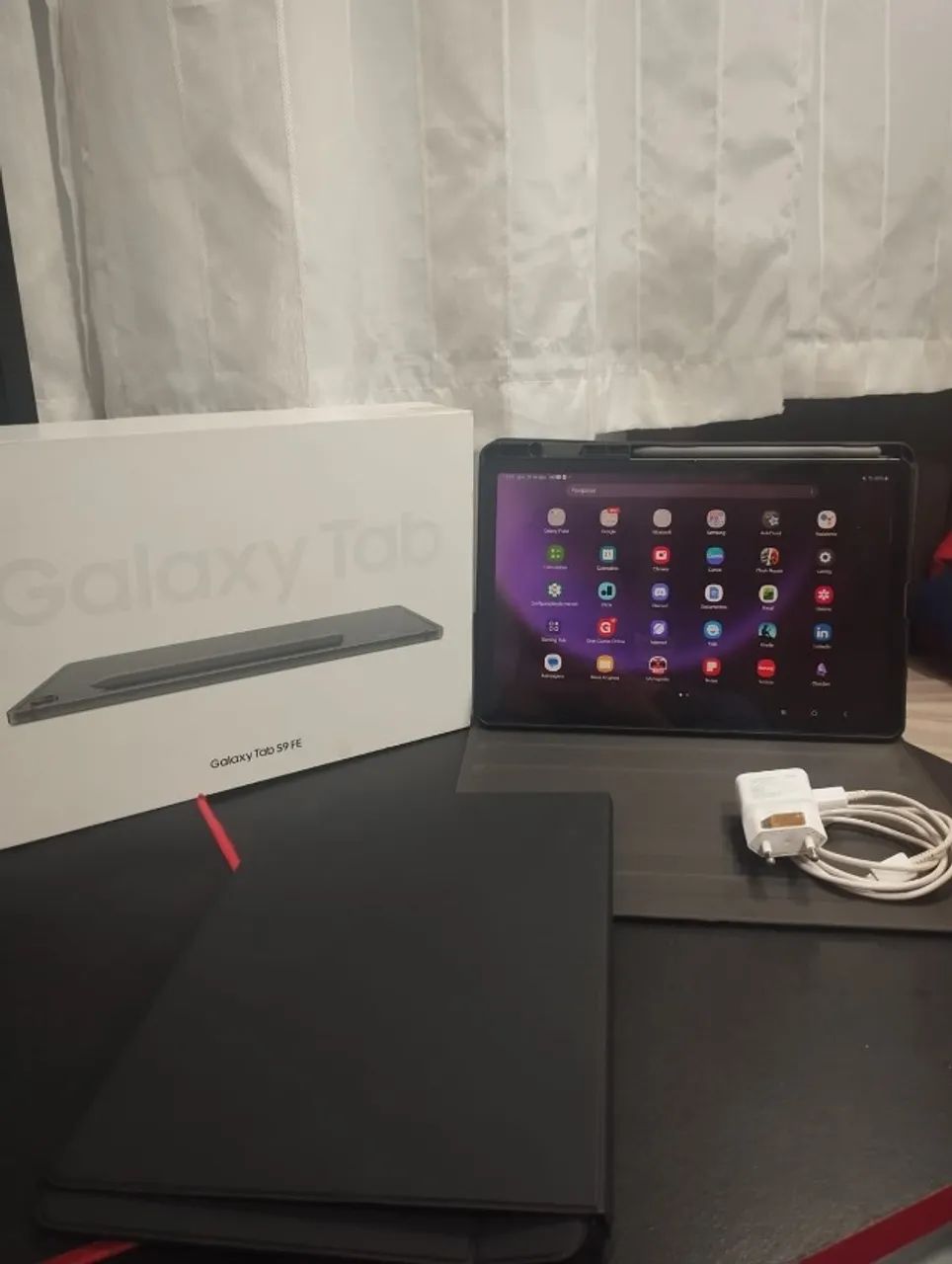 Samsung Tab S9 FE 128 Gb 8 Gb de RAM 10,9 (completo + acessórios)